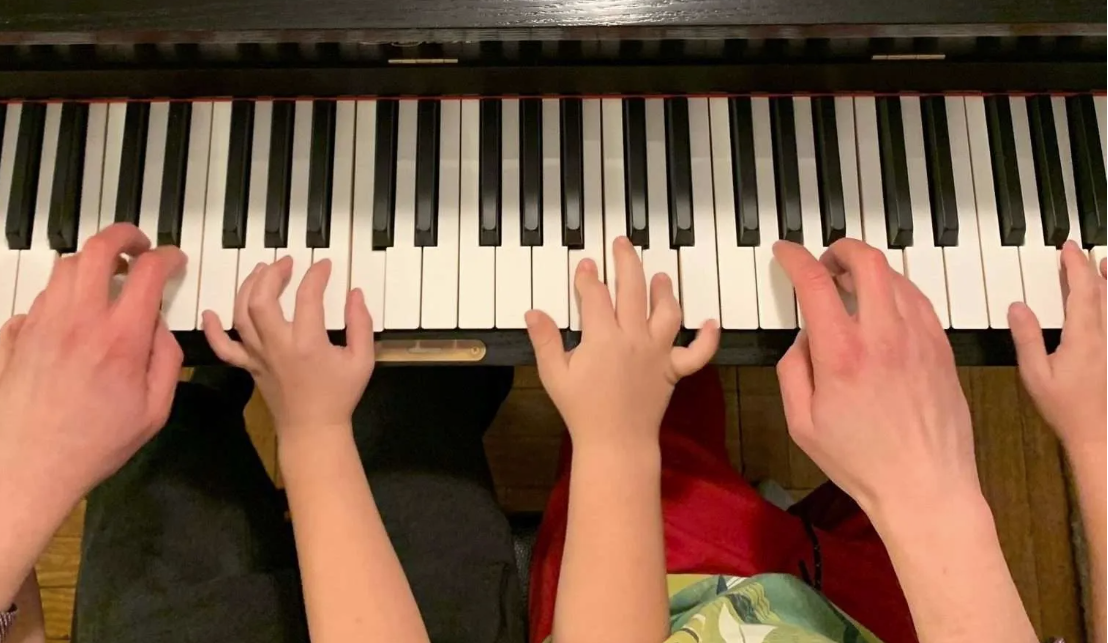 Suonare il pianoforte, i migliori consigli per iniziare. Cesfor